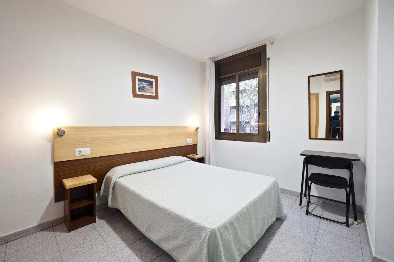 Hostal Ballestero Barcelona Exterior foto