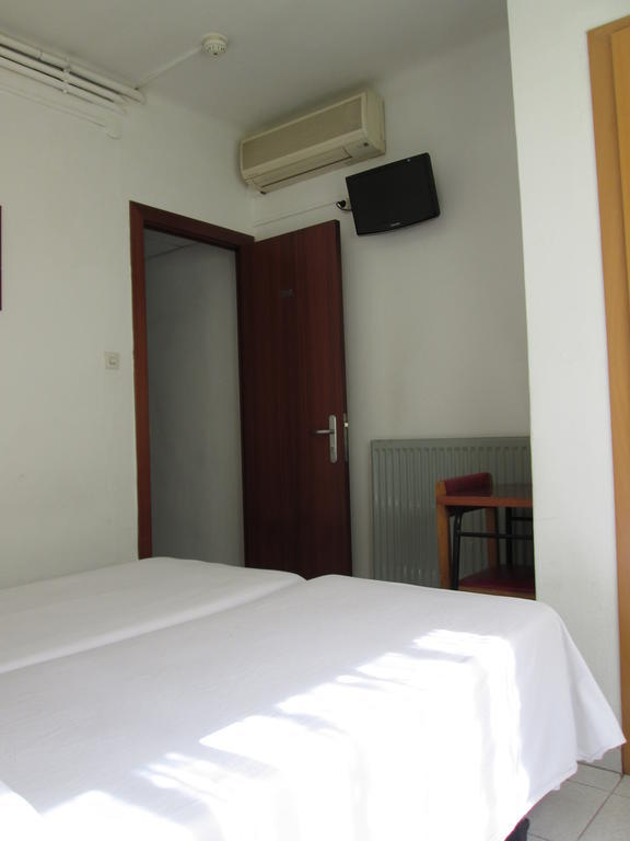 Hostal Ballestero Barcelona Exterior foto