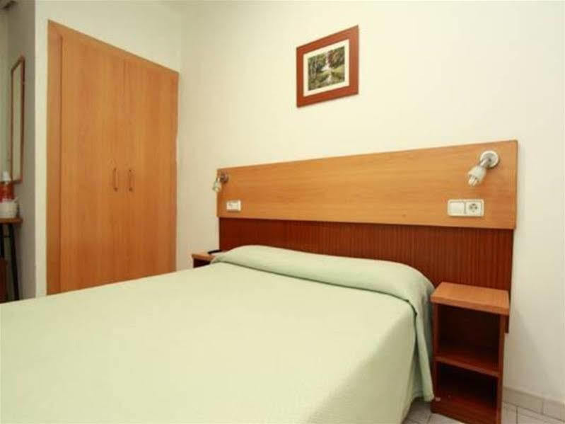 Hostal Ballestero Barcelona Exterior foto